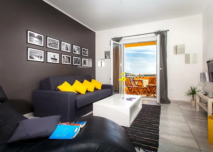 Two Bedroom Apartment With A Sea View & A Balcony