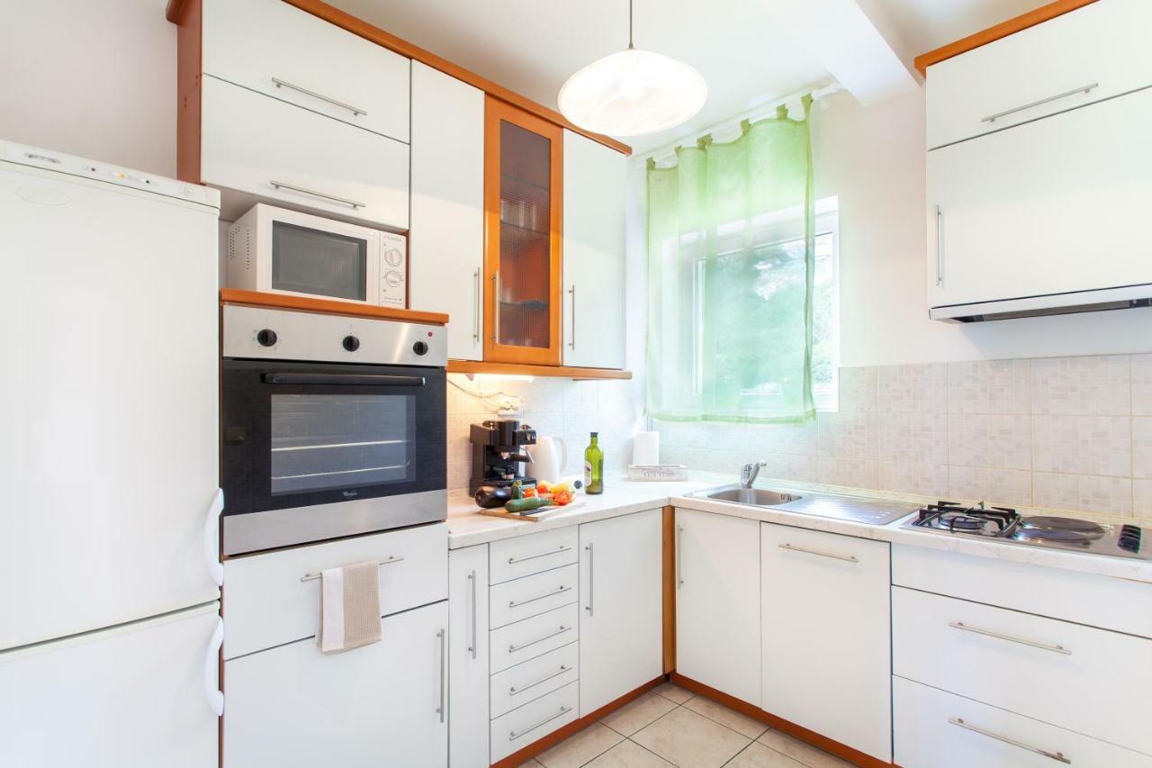 Two Bedroom With A Sea View & A Balcony Apartamento *